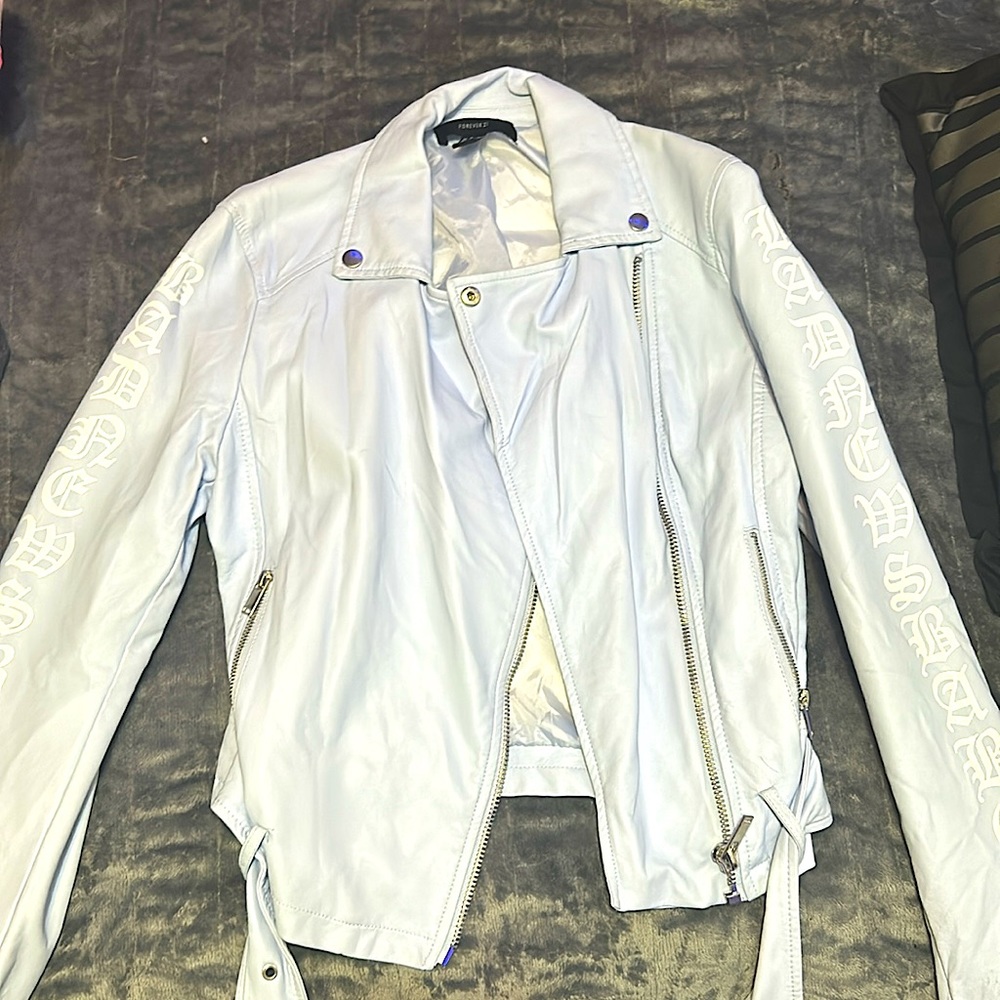 Never been worn just got it it was to big